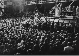 Общий вид выступления Гитлера на фабрике Круппа в 1935 г.